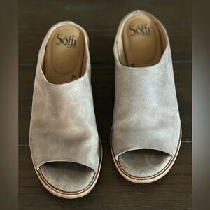 Sofft heeled slides